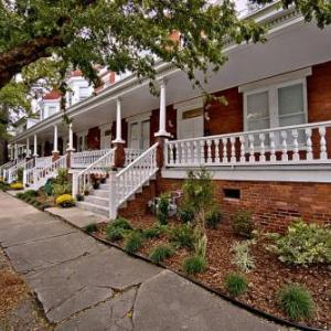 4 Bedroom Beauty in Historic Building