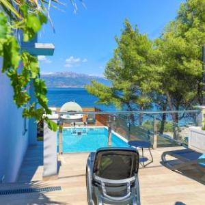 Nice home in Trogir w/ Outdoor swimming pool and 4 Bedrooms