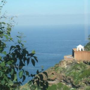 Fewo-Rocamar-auf-dem-Felsen-ueber-dem-Meer-mit-toller-Sicht-2-Terrassen-Pool-Grill-und-Parkplatz