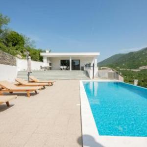 Awesome home in Zagvozd w/ Outdoor swimming pool and 3 Bedrooms