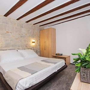 KIKA Luxury OldTown Apartment