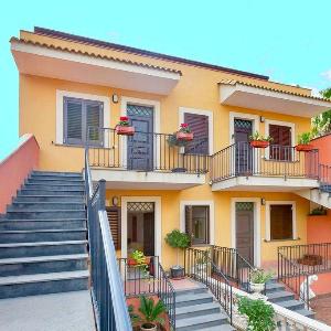 Adriana casa vacanze Sicily apartment  near Etna 