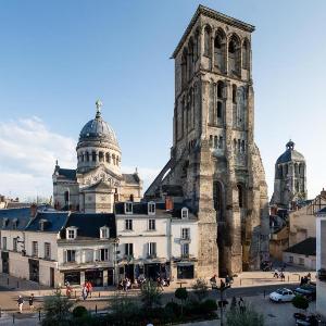 13 Place Châteauneuf - Tours