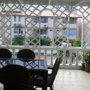 STUDIO  100 M   FROM BEACH ROAD