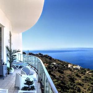 Luxury apartment with breathtaking views: Floor 41