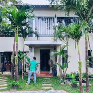 Saline Residence