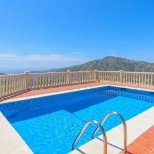 Cortijo Metomela Torrox by Ruralidays