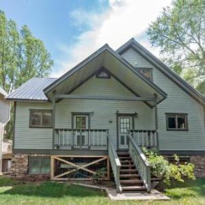 Mountain House East by Alpine Lodging Telluride