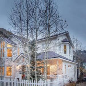 Spruce Downtown by Alpine Lodging Telluride