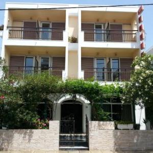 Karis Hotel