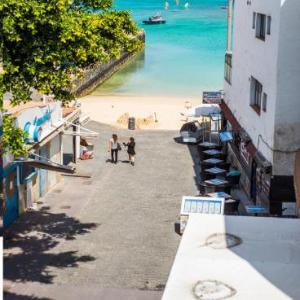 Chic Studio Orquidea with Sea Views & Wifi in Heart of Corralejo by Holidays Home