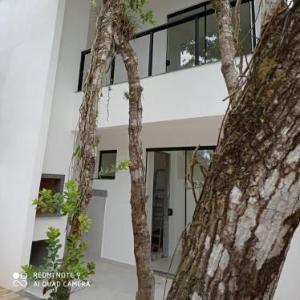 Casa com dois pavimentos nova em Mariscal