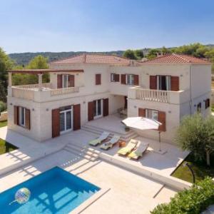 Luxury Villa Perfecta Brac with private pool gym and jacuzzi near the beach in Splitska on Brac island