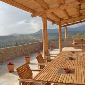 Gironella Villa Sleeps 7 with Pool