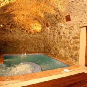 Apartment in Capmany Sleeps 5 with Pool and Air Con