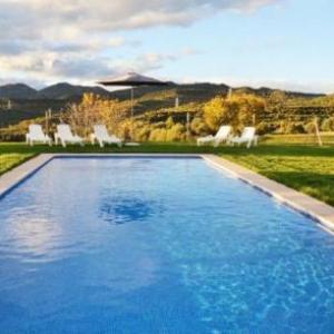 Montcortes Villa Sleeps 11 with Pool