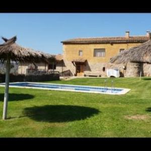 Solsona Villa Sleeps 17 with Pool