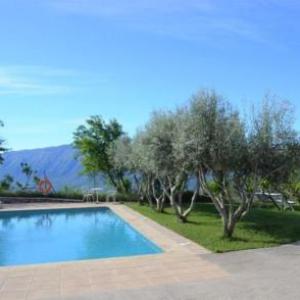 La Seu d'Urgell Villa Sleeps 2 with Pool and Air Con