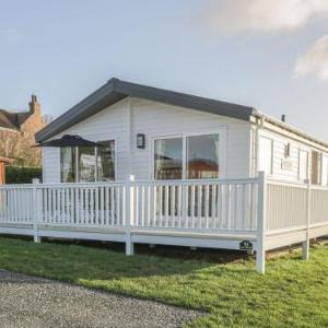 Stylish lodge set in the Sand le Mere Holiday Park