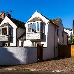 Quay House - Waterside eclectic style home 