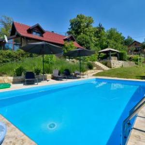 Nice home in Seketin w/ Outdoor swimming pool and 2 Bedrooms