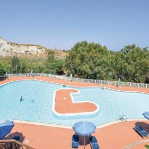 Amazing apartment in Crotone w/ Outdoor swimming pool and 2 Bedrooms