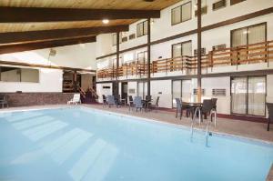 Super 8 by Wyndham Williston ND, Williston