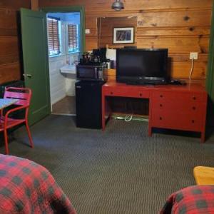 Shaver Lake Village Hotel