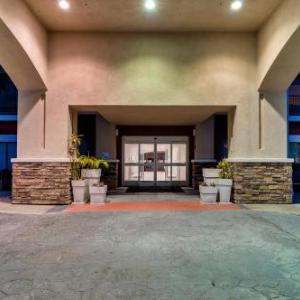 Holiday Inn Express Hotel & Suites Lake Elsinore