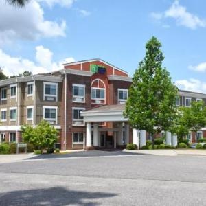 Holiday Inn Express & Suites Southern Pines-Pinehurst Area by IHG