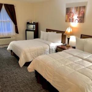 Hotels near Clarksburg Amphitheater - Bicentennial Inn