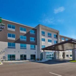 Holiday Inn Express & Suites Cedar Springs - Grand Rapids N