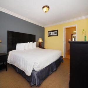 Joe White Memorial Gym Hotels - Solaire Inn & Suites