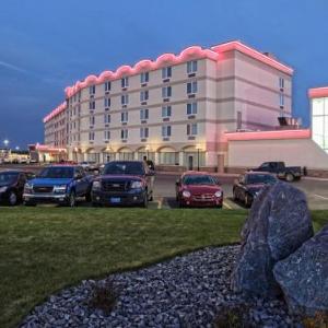 St. Albert Inn & Suites