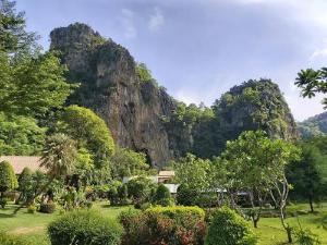 Baan Phupha, Uthai Thani