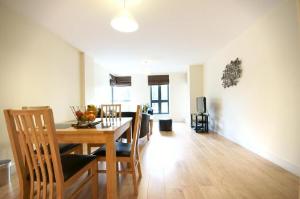 Lodge Drive Serviced Apartments, Enfield