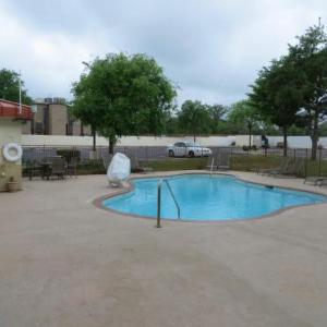 Hotels near Q2 Stadium Austin - Super 8 by Wyndham Austin North/University Area