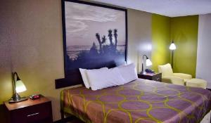Super 8 by Wyndham Victoria/North/Mall Area, Victoria