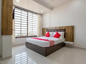 OYO 26116 Food Hub, Nashik