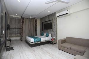 Capital O 13551 Haveli Palace, Ghaziabad