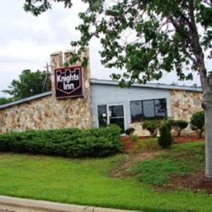 Knights Inn - Columbia