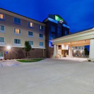 Holiday Inn Express Hotel & Suites Salina