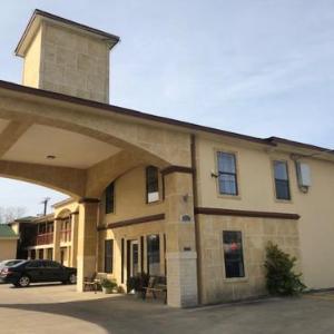 Hotels near Nelson Wolff Stadium - Pinn Road Inn and Suites Lackland AFB and Seaworld