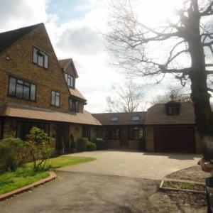 Hotels near Millfield Theatre London - The Oaks Guest House