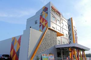 Front One Hotel Nganjuk, Madiun