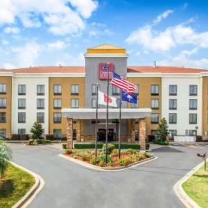 Comfort Suites Clinton near Presbyterian College