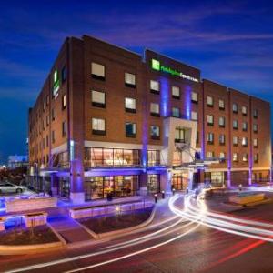 Holiday Inn Express & Suites Oklahoma City Dwtn - Bricktown