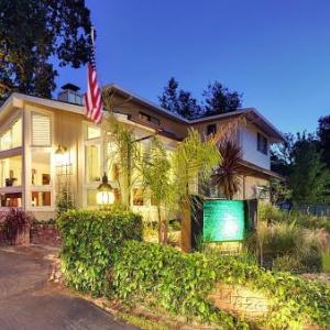 Hotels near Mountain Winery - Saratoga Oaks Lodge