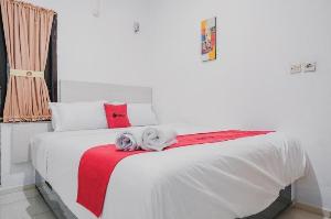 RedDoorz near Jalan Soeprapto Bengkulu, Bengkulu