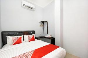 OYO 3160 Guesthouse Pagi Sore Syariah, Padang